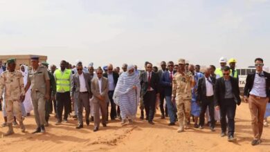 صورة وزير التنمية الحيوانية يؤدي زيارة تفقد للأشغال الجارية في المشروع المندمج التابع للموريتانية للمننتحات الحيوانية