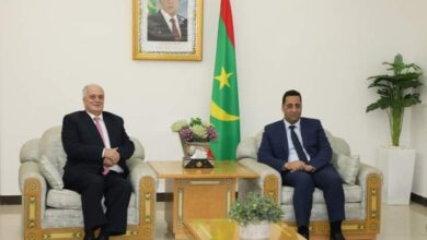 صورة الوزير الأول يستقبل السفير السوري