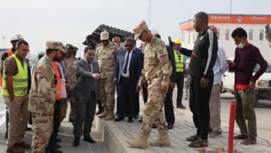 صورة الوزير الاول يعاين جسري “مدريد” و”الحي الساكن”