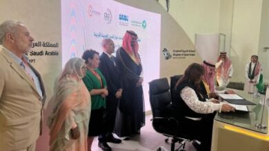 صورة رئيسة جهة نواكشوط تشرف على توقيع اتفاقية مع أمين منطقة الرياض وعمدة أوترخت