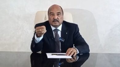 صورة عزيز يرفض استقبال فريق طبي زاره مساء اليوم