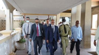صورة وزير الصحة يؤدي زيارات مفاجئة لعدد من المستشفيات