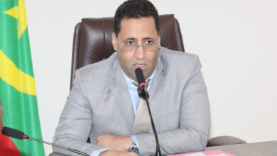 صورة الوزير الأول يعود من الإمارات بعد زيارة استمرت 5 أيام