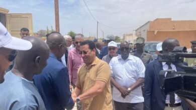 صورة الوزير الأول يواصل لليوم الثاني جولته لتفقد تقدم الأعمال في مكونات البرنامج الاستعجالي لتنمية نواكشوط