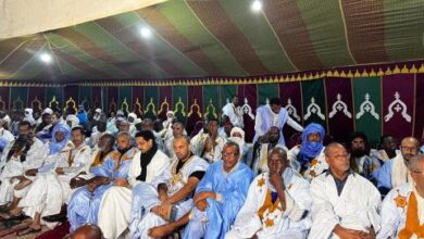 صورة تكريم الشيخة العزة خلال حفل تدشين توسعة زاوية الشيخ محمد فاضل ولد مامين