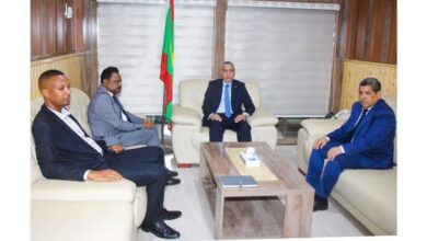 صورة وزير الداخلية يستقبل سفير الهند في نواكشوط