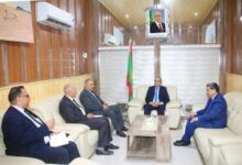 صورة وزير الداخلية يجري مباحثات مع سفير دولة فلسطين