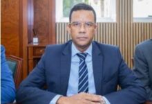 صورة وزير الصيد يغادر إلى الجزائر تلبية لدعوة من نظيره