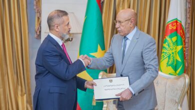 صورة غزواني يتلقى دعوة من العراق لحضور القمة العربية