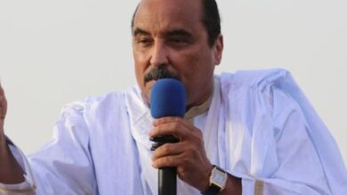صورة أعلاها 15 عاما.. أحكام بالسجن في حق الرئيس السابق واثنين من المقربين منه