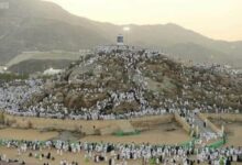 صورة الحجاج الموريتانيون يؤدون ركن الحج الأعظم بعرفات
