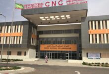 صورة الرئيس السابق يصل إلى مستشفى القلب تزامنا مع انتشار أمني وتجمع جماهيري