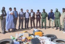 صورة إتلاف وحرق كميات من الحشيش وحبوب الهلوسة والخمور بألاك