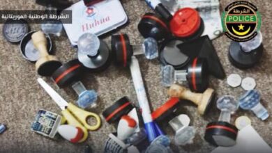 صورة الشرطة تحجز معدات تزوير وتوقف 4 متهمين