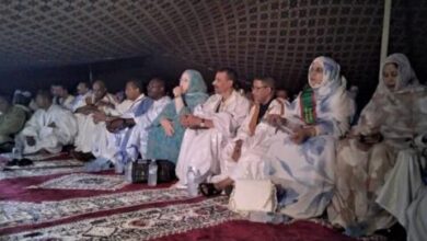 صورة وزيرا السياحة والثقافة يطلقان فعاليات مهرجان الخريف الثقافي في مدينة لعيون