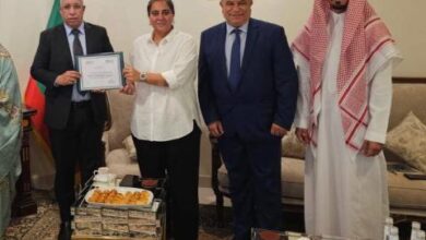 صورة موريتانيا تتسلم دعوة للمشاركة في افتتاح الألعاب الأولمبية الإسلامية بالرياض