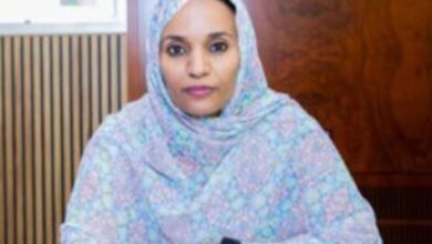 صورة وزيرة المياه تعود إلى نواكشوط قادمة من جدة