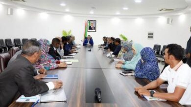 صورة الوزير الأول يدعو إلى الوقوف أمام المسلكيات غير المقبولة في قطاع التعليم