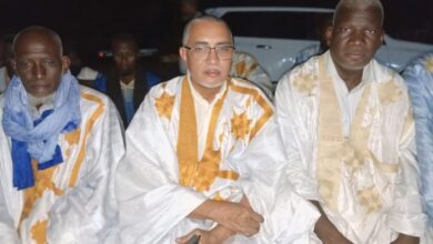 صورة يحيى ولد حدمين يحثّ من أعوينات أزبل على استثمار زيارة الرئيس لطرح الانشغالات التنموية