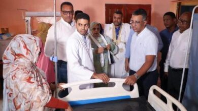 صورة وزير الصحة يؤدي زيارة تفقد و اطلاع المركز الصحي بتمبدغه