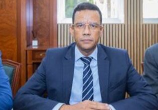 صورة وزير الشؤون الإسلامية يعود إلى نواكشوط