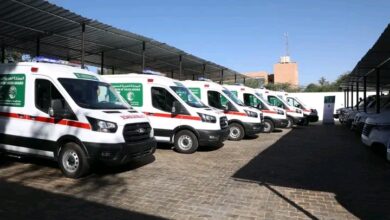 صورة وزارة الصحة تتسلم 6 سيارات إسعاف مقدمة من السعودية