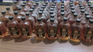 صورة الدرك يوقف شابا قرب تگنت بحوزته كمية من الخمور