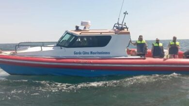 صورة غرق زورق صيد قبالة نواذيبو وفقدان ثلاثة بحّارة