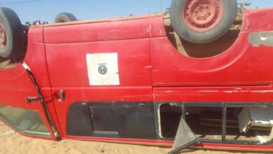 صورة تعرض سيارة تابعة للأمن المدني لحادث سير عند مدخل شگار