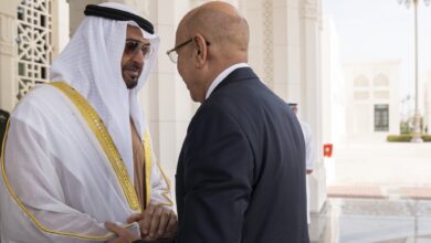 صورة غزواني يهنئ الرئيس الإماراتي ونائبيه