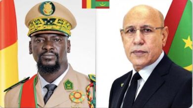صورة غزواني يهنئ نظيره الغيني بعد انتخابه رئيسا للبلاد