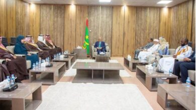 صورة مباحثات بين رئيس الجمعية الوطنية ووفد من مجلس الشورى السعودي