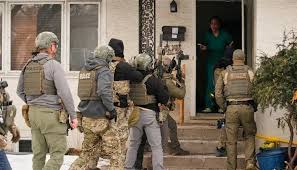 صورة توقيف شابين موريتانيين من قبل سلطات الهجرة الأمريكية في سيراكيوز يثير قلق الجالية