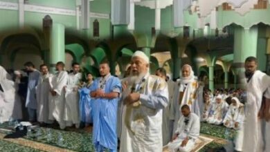صورة نواكشوط تحيي ليلة 27 بإقبال قياسي على المساجد