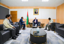 صورة وزير الدفاع يستقبل السفير الهندي