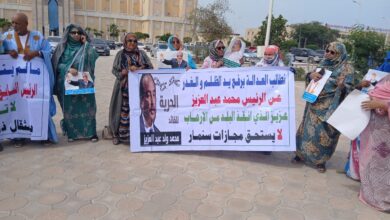 صورة أنصار ولد عبد العزيز يطالبون بإطلاق سراحه