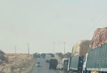 صورة تعطل شاحنة يعرقل حركة المرور على طريق الأمل