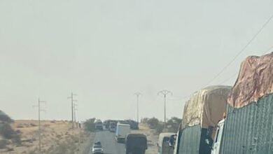 صورة تعطل شاحنة يعرقل حركة المرور على طريق الأمل