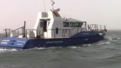صورة خفر السواحل ينقذ 37 مهاجرا بعد غرق قاربهم في المياه الإقليمية