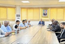 صورة وزير الطاقة يحذر موزعي المحروقات من إجراءات صارمة إذا استمرت اضطرابات التوزيع