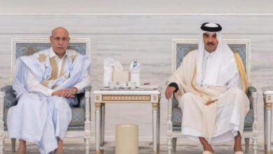 صورة رئيس الجمهورية يصل قصر لوسيل ويقدم واجب العزاء لأمير قطر