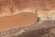 صورة ازويرات : إنتشال جثمان طفل غرق في بركة مياه على طريق منشأة To14