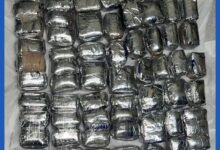 صورة ضبط كمية من “الحجر الأسود”وتوقيف شخصين عند مركز العبور الكلم 55