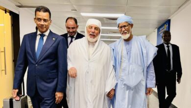 صورة عميد الجامع الأعظم بالجزائر يصل نواكشوط للمشاركة في مؤتمر السيرة النبوية