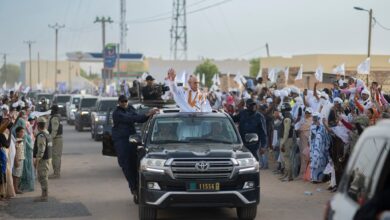 صورة استقبال شعبي حاشد لرئيس الجمهورية في مدينة أطار
