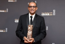 صورة المخرج الموريتاني عبد الرحمن سيساكو ضيف منصة الشارقة السينمائية