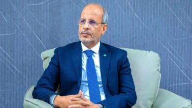 صورة الحكومة تؤكد أولوية مكافحة الفساد وتتعهد بمعالجة اختلالات الكهرباء وضبط الأسعار