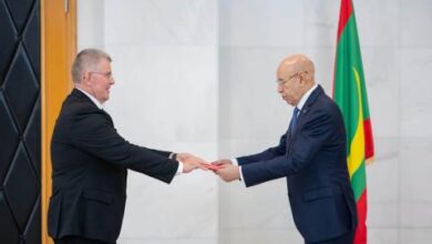 صورة غزواني يتسلم أوراق اعتماد ثلاثة سفراء جدد لدى موريتانيا