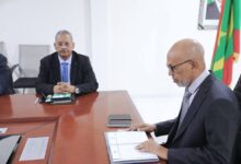 صورة مفوض حقوق الإنسان والعمل الانساني يترأس إجتماع لجنة المدراء