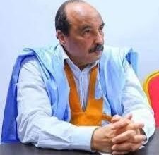صورة محامي ولد عبد العزيز : استدعاء طبيب لمعاينة الرئيس السابق